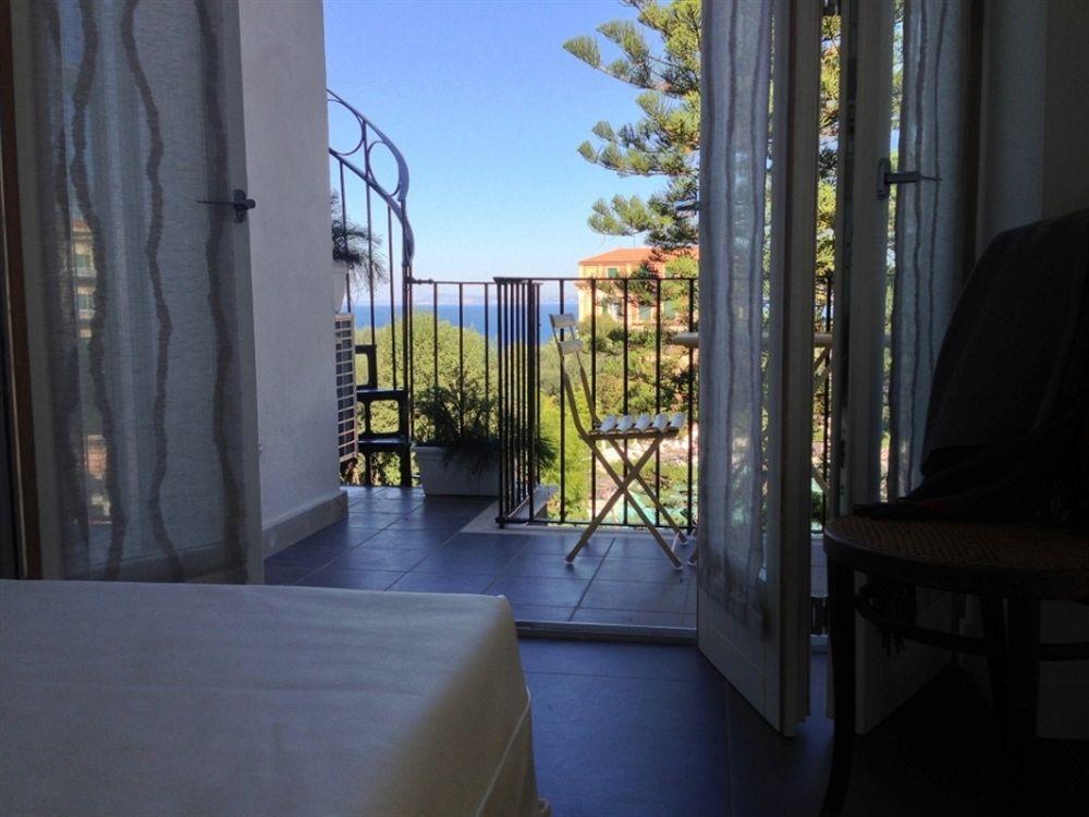 Agora Apartments Sorrento Eksteriør bilde