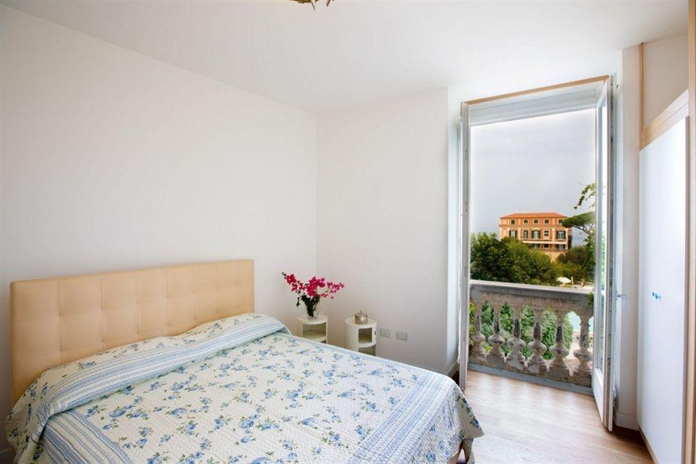 Agora Apartments Sorrento Eksteriør bilde