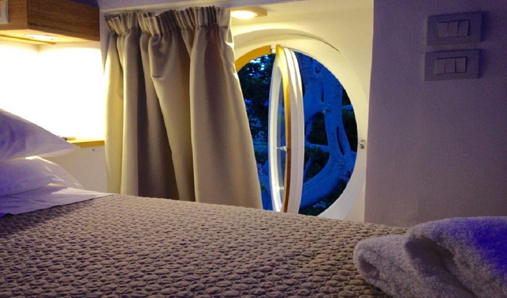 Agora Apartments Sorrento Eksteriør bilde