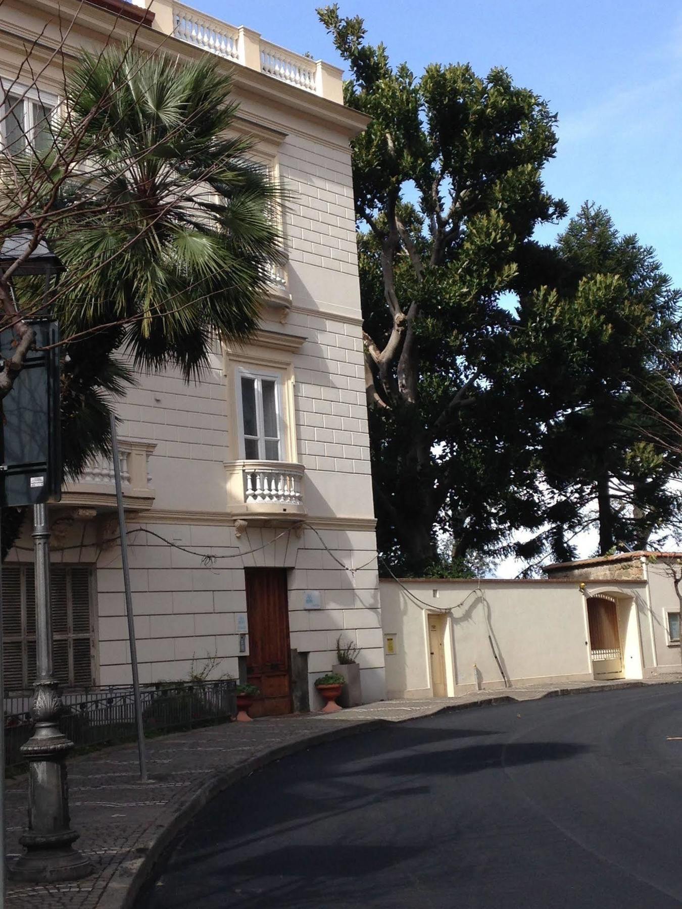 Agora Apartments Sorrento Eksteriør bilde
