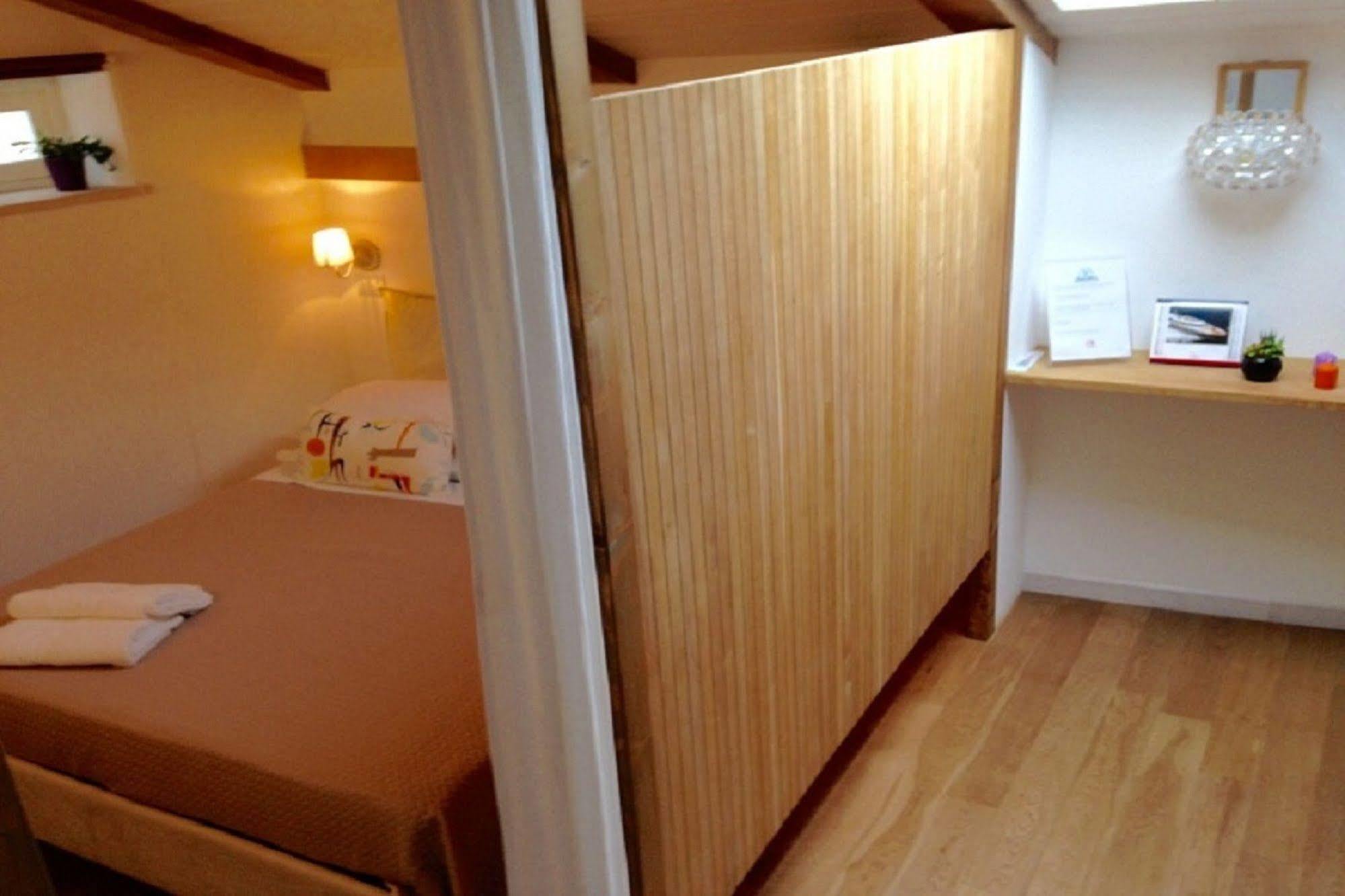 Agora Apartments Sorrento Eksteriør bilde
